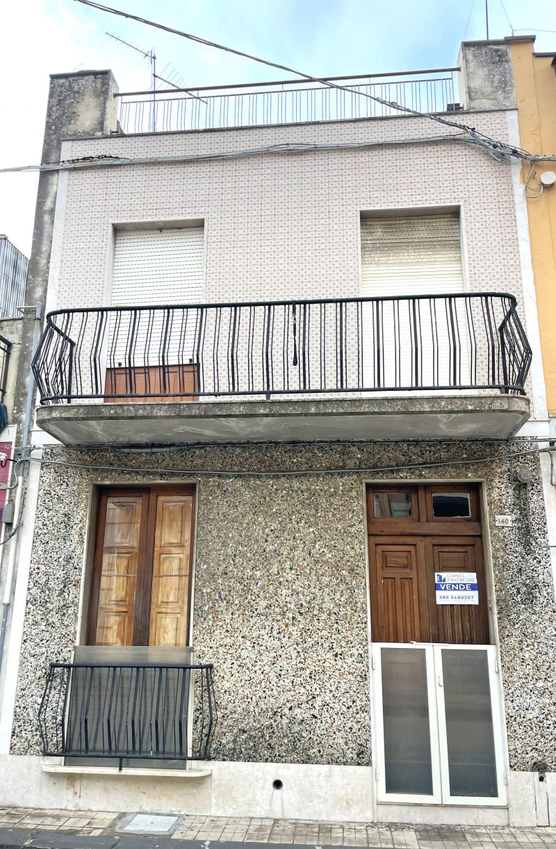 STABILE INDIPENDENTE SU PIU' LIVELLI