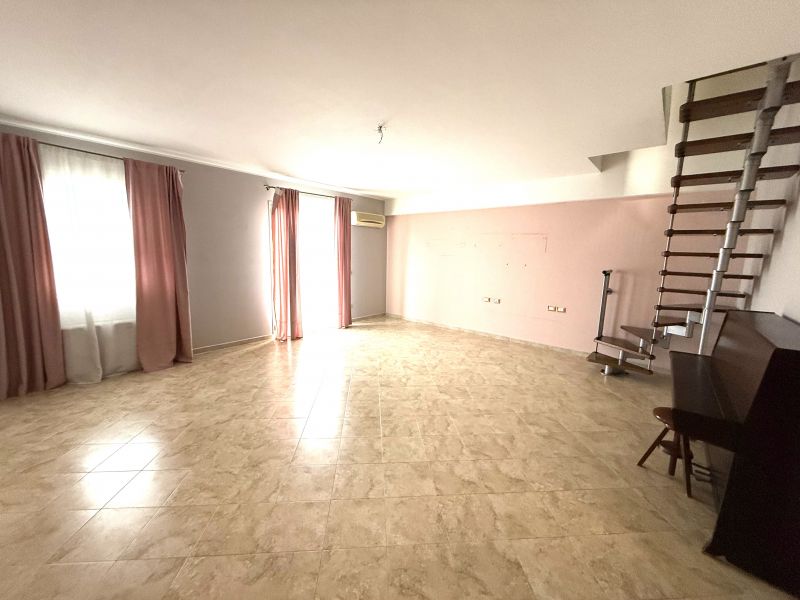 DUPLEX IN VENDITA A FLORIDIA -...