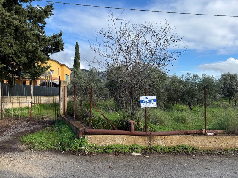 TERRENO AGRICOLO EDIFICABILE A...