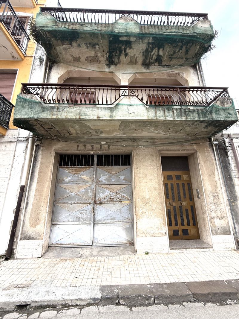 Casa Indipendente in Vendita a...