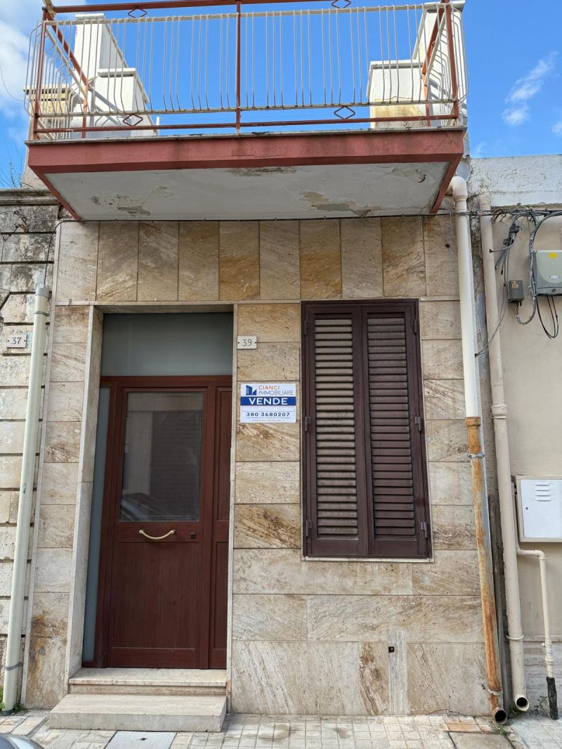 Casa indipendente (�€�mezza casa�€�) 